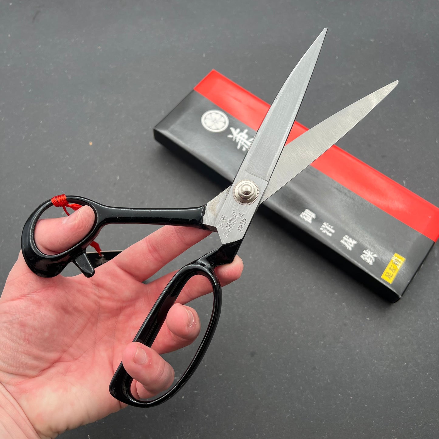 Kaneyoshi Venstrehånds Skræddersaks 240mm carbon
