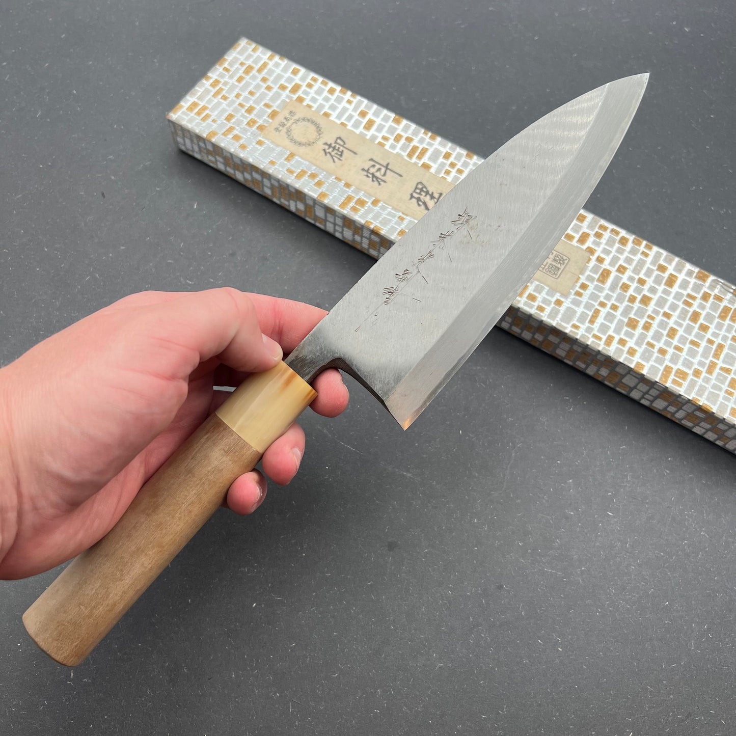 Deba 180mm carbon