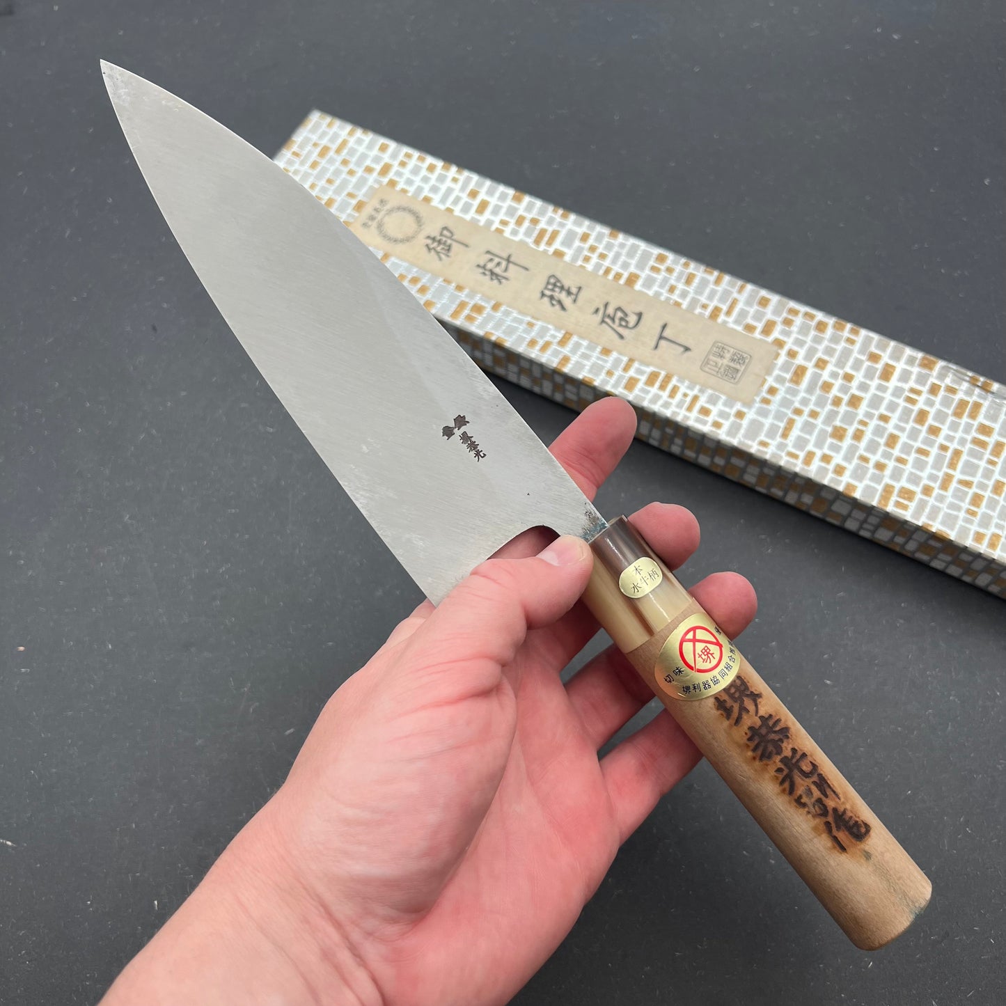 Deba 180mm carbon
