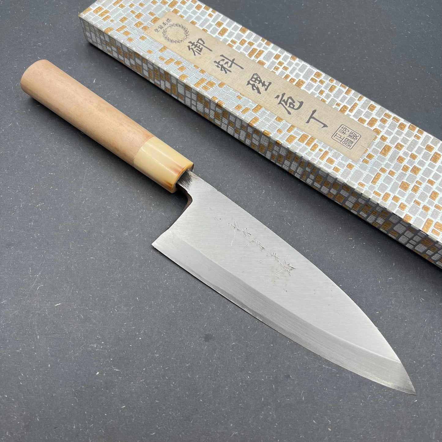 Deba 180mm carbon