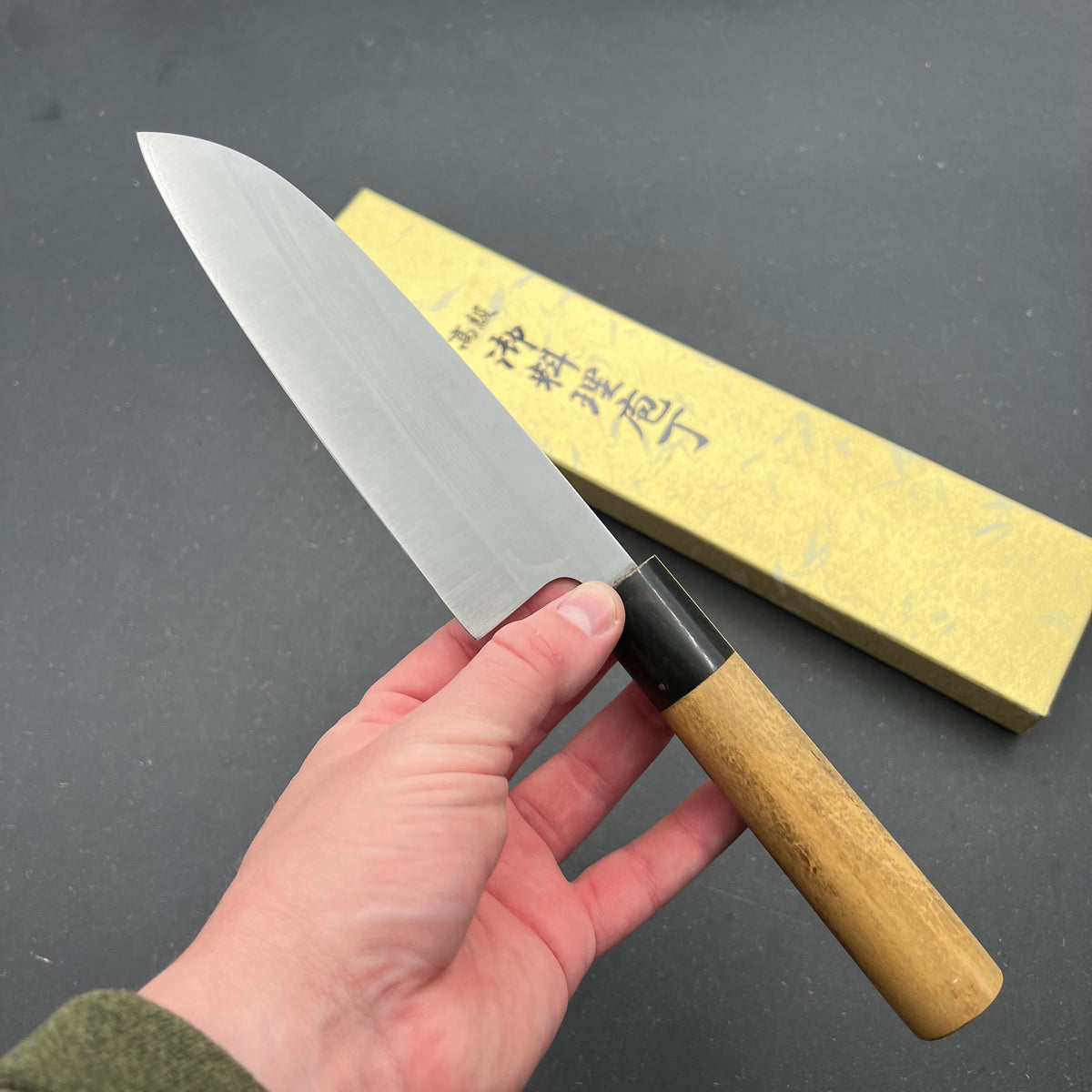 Santoku 170mm Carbon
