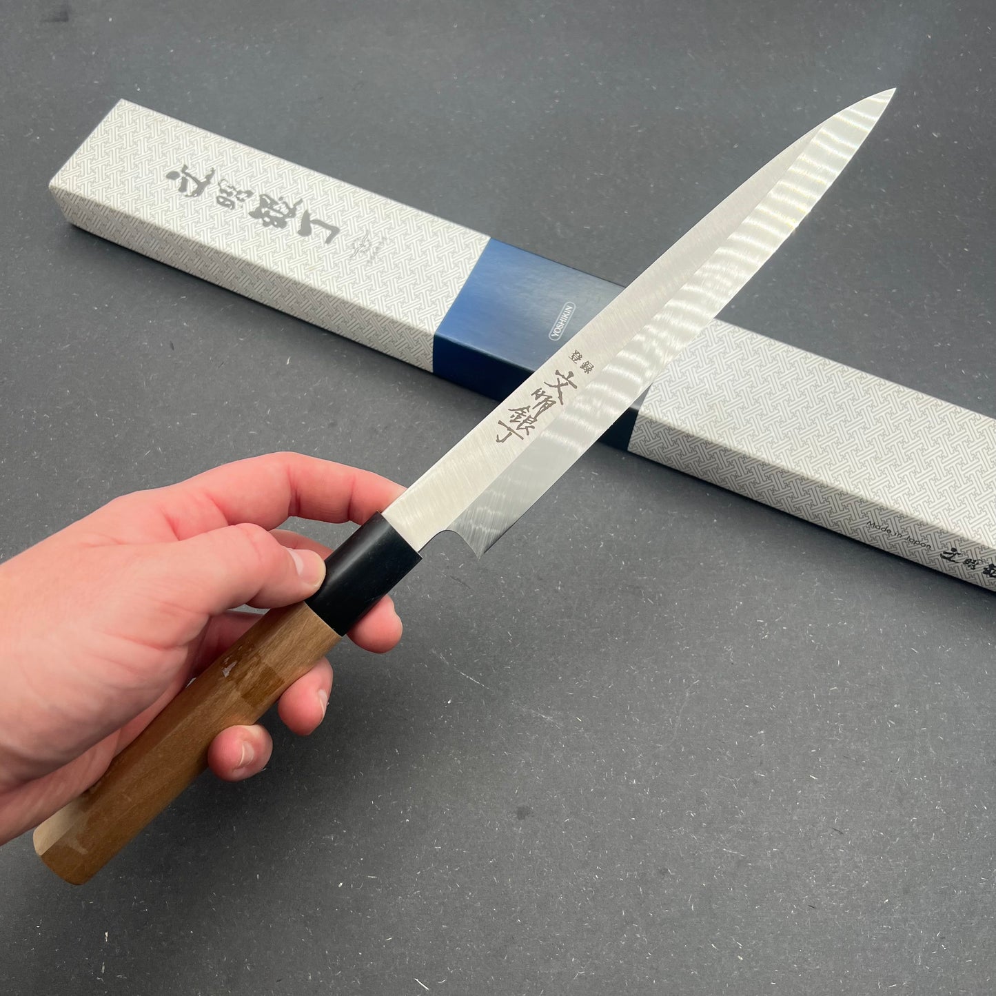 Yoshikin Yanagiba 210mm rustfri