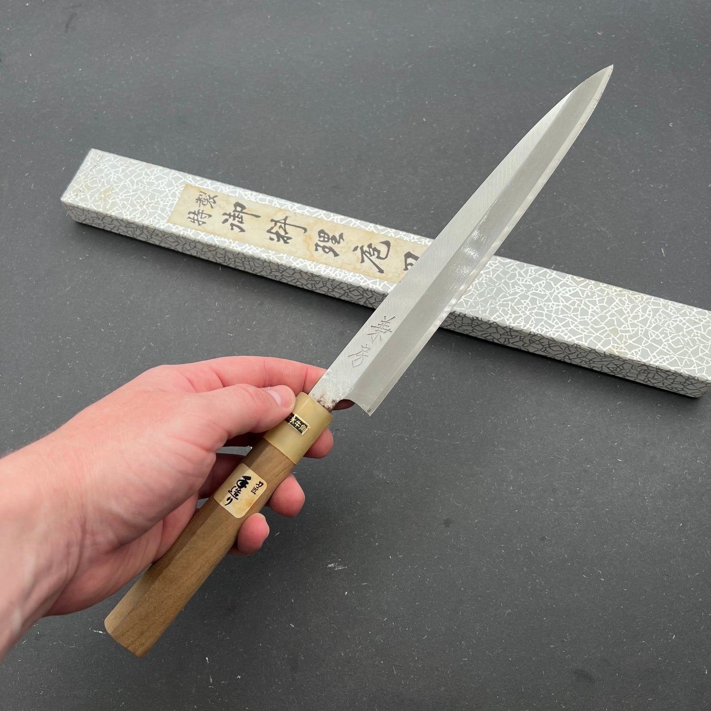 Kanefusa Yanagiba 240mm carbon (horn ferrule)