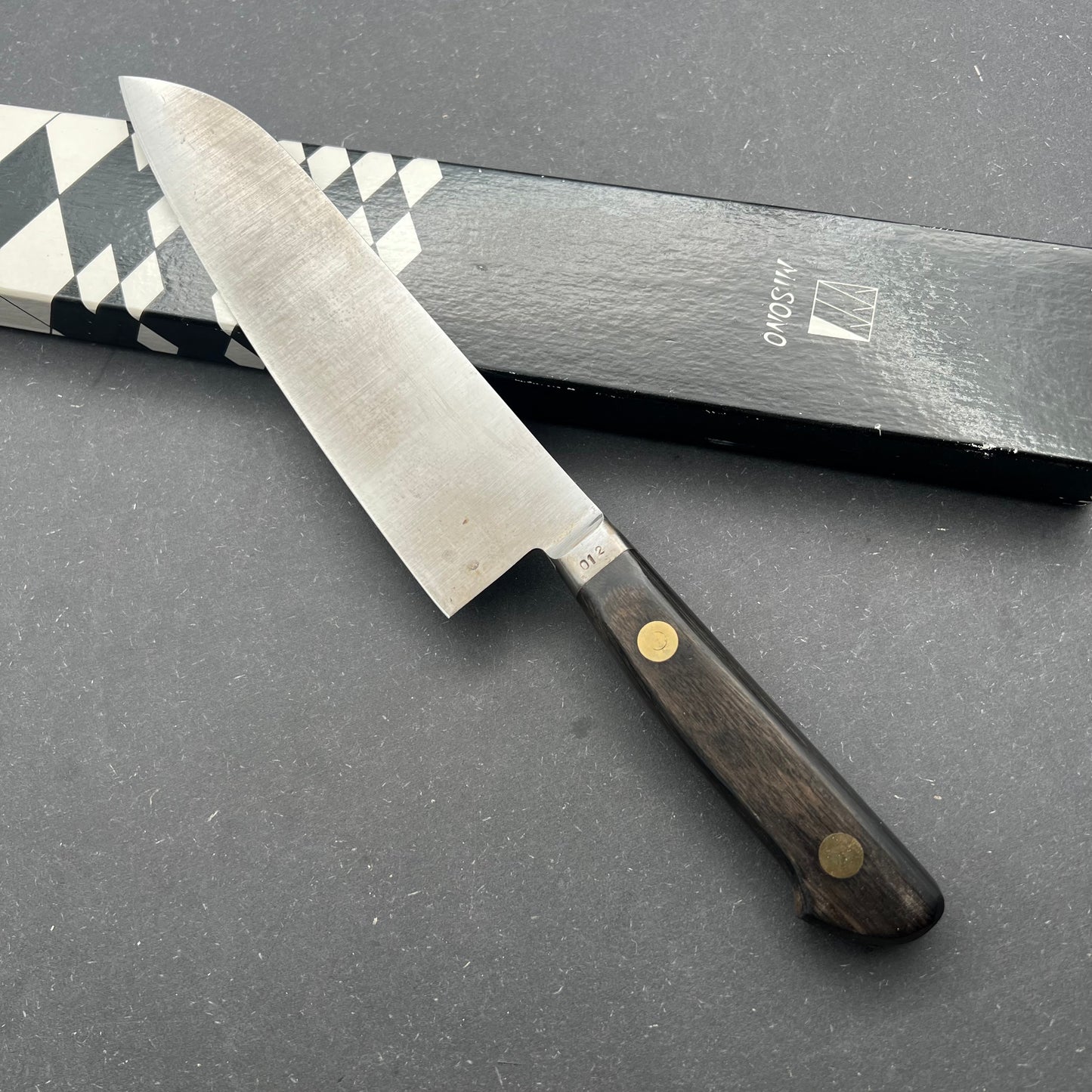 Misono Santoku 185mm Carbon