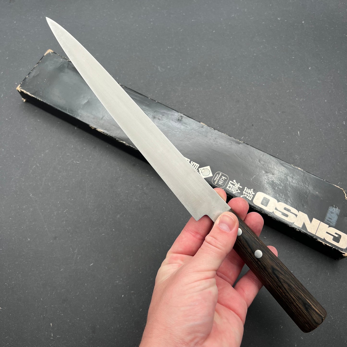 Kai Yanagiba 240mm rustfri