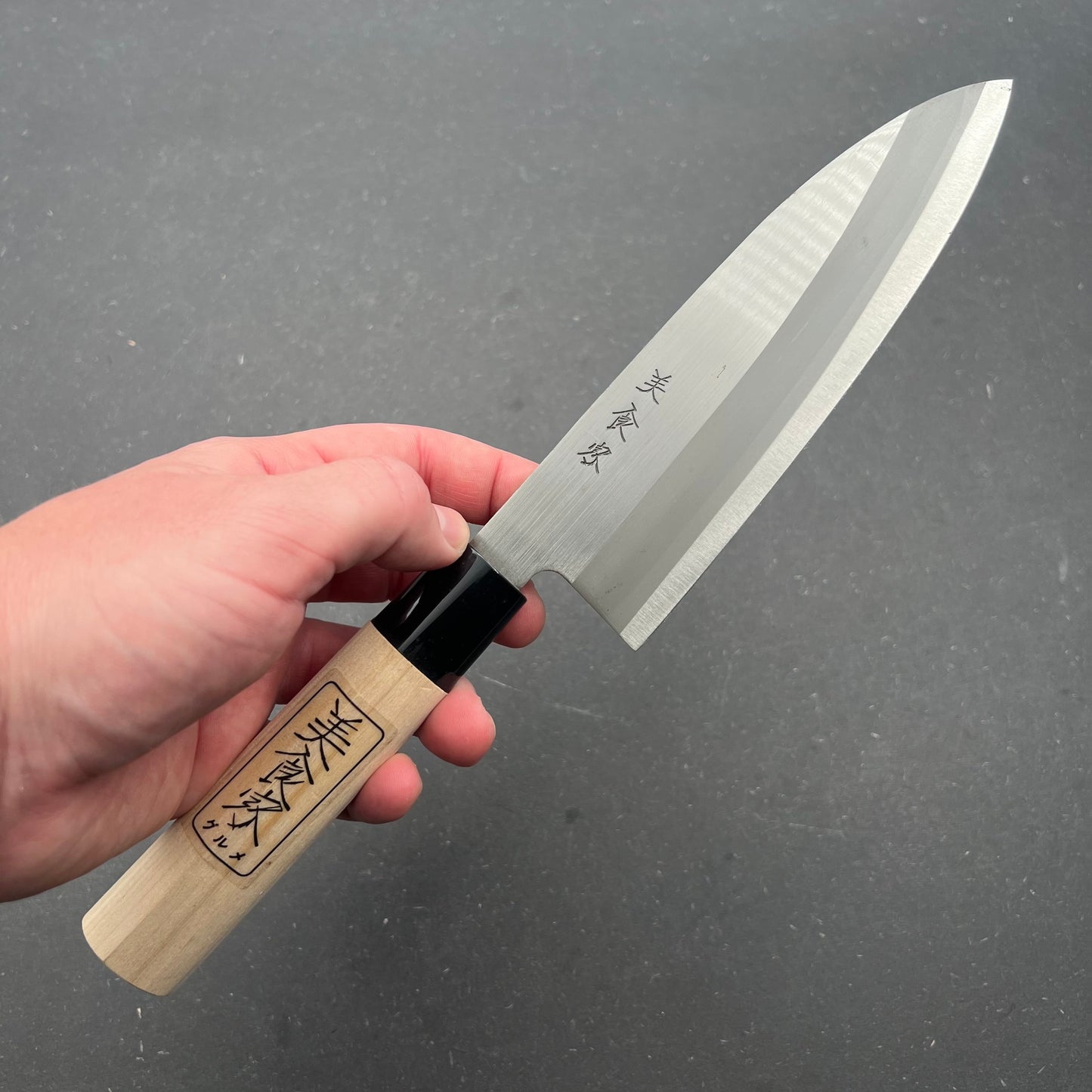 Santoku 170mm carbon