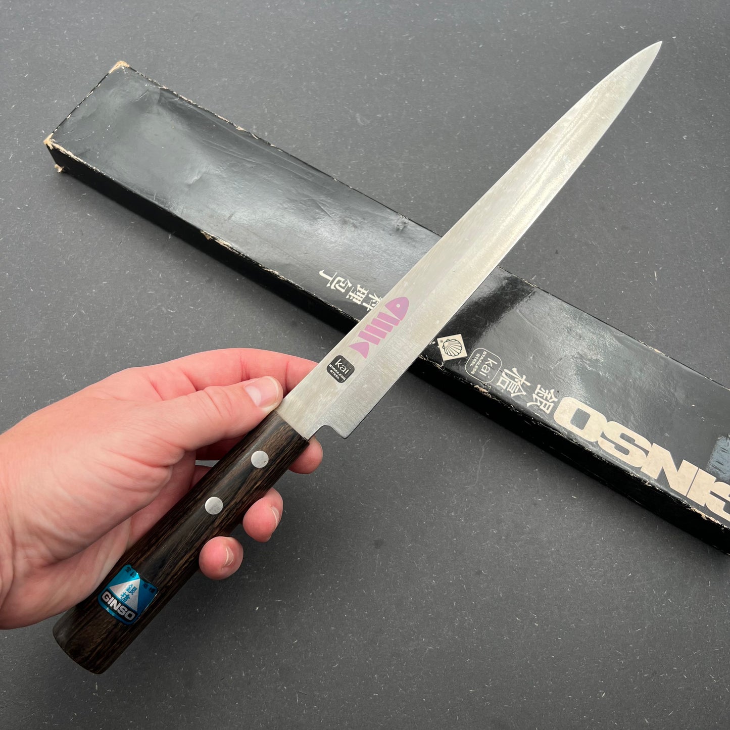 Kai Yanagiba 240mm rustfri