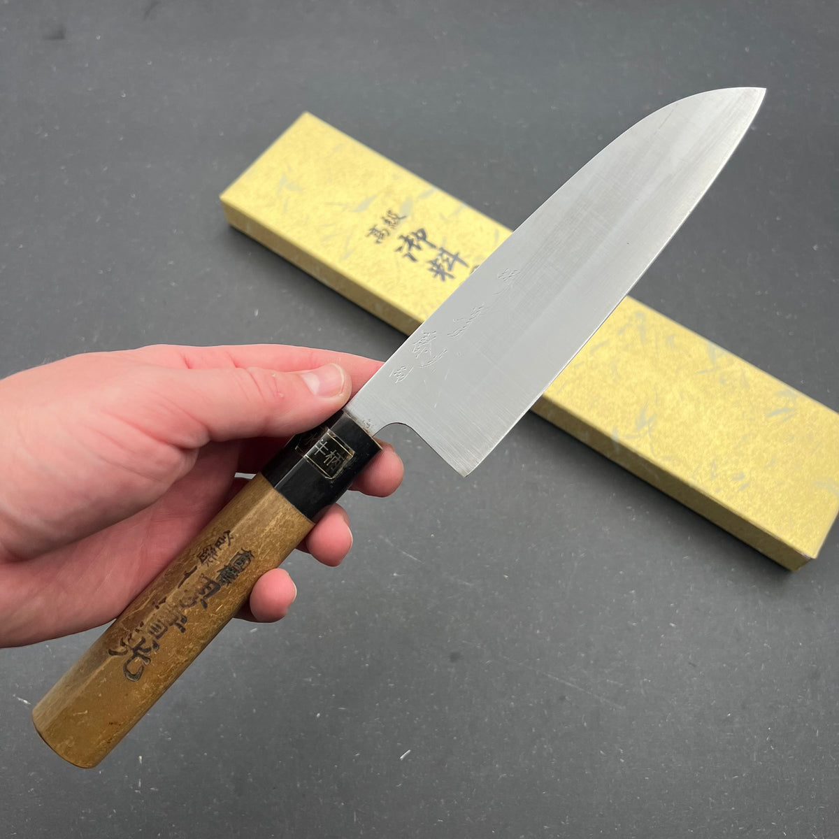 Santoku 170mm Carbon