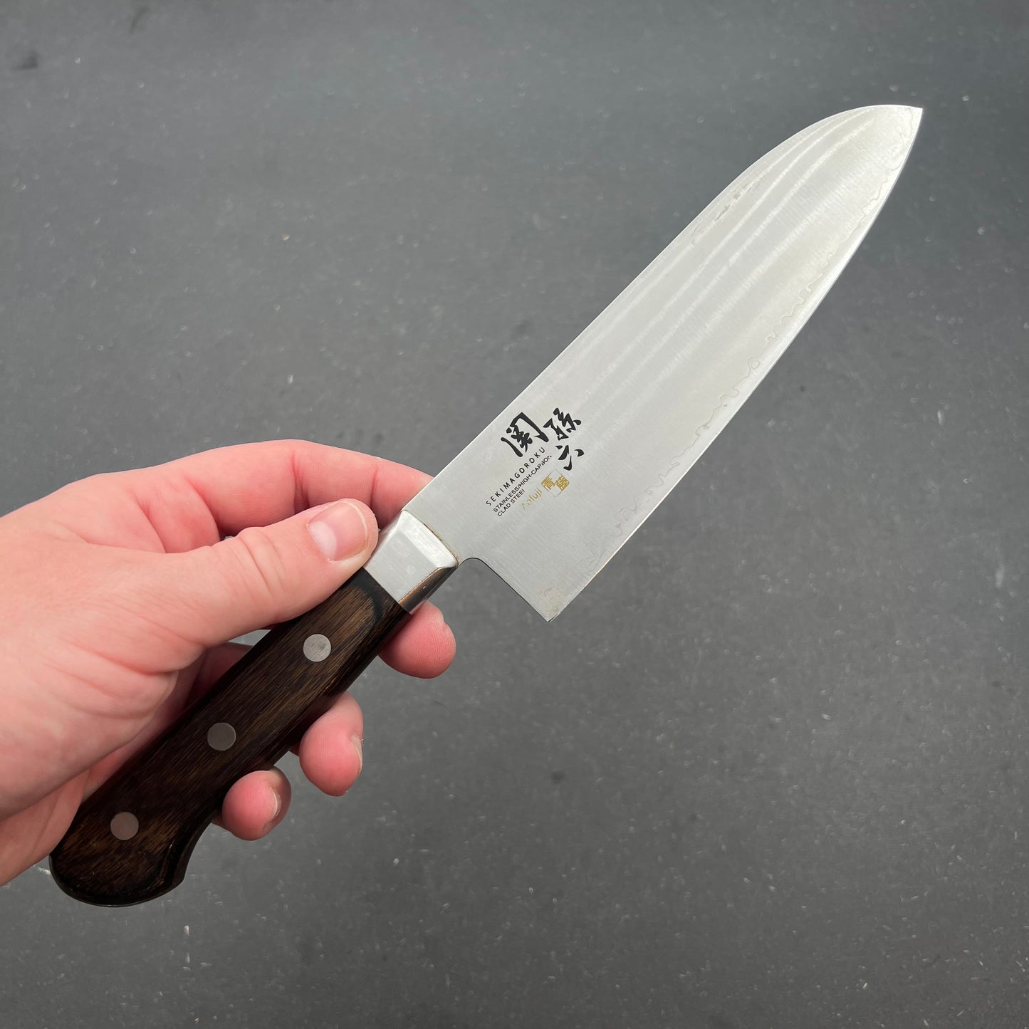Kai Santoku 170mm rustfri