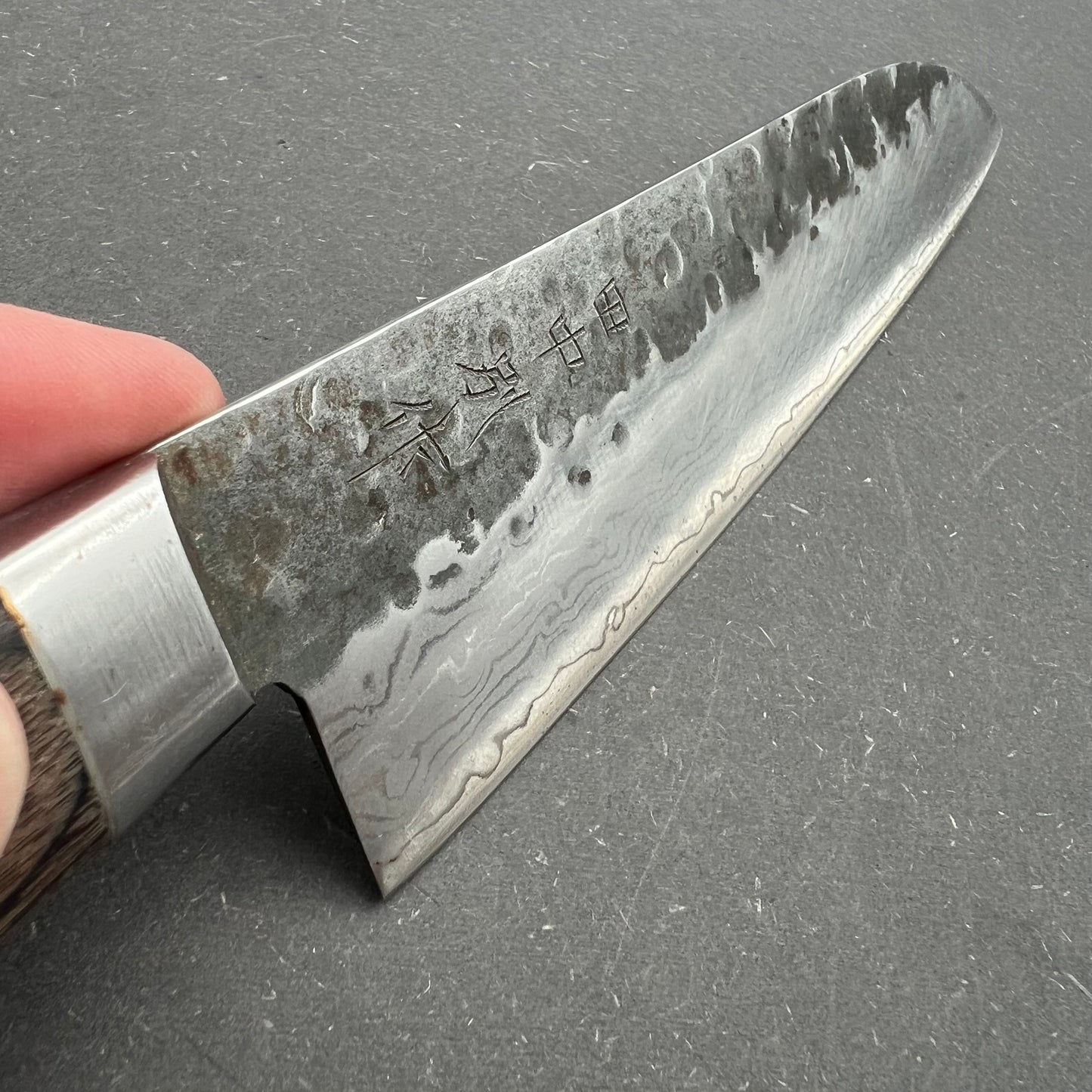 Santoku 190mm Kurouchi Damascus Carbon