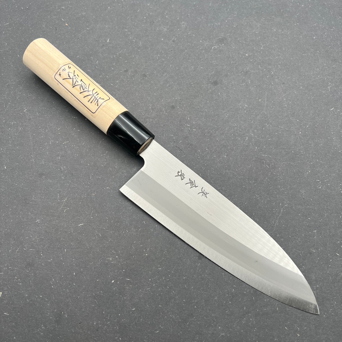 Santoku 170mm carbon