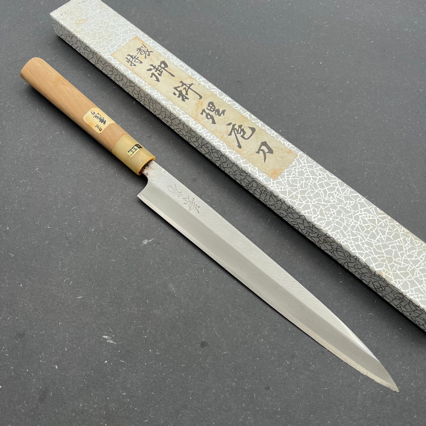 Kanefusa Yanagiba 240mm carbon (horn ferrule)