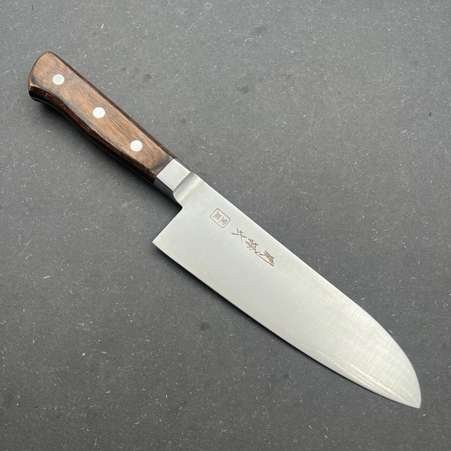 Kai Santoku 170mm rustfri
