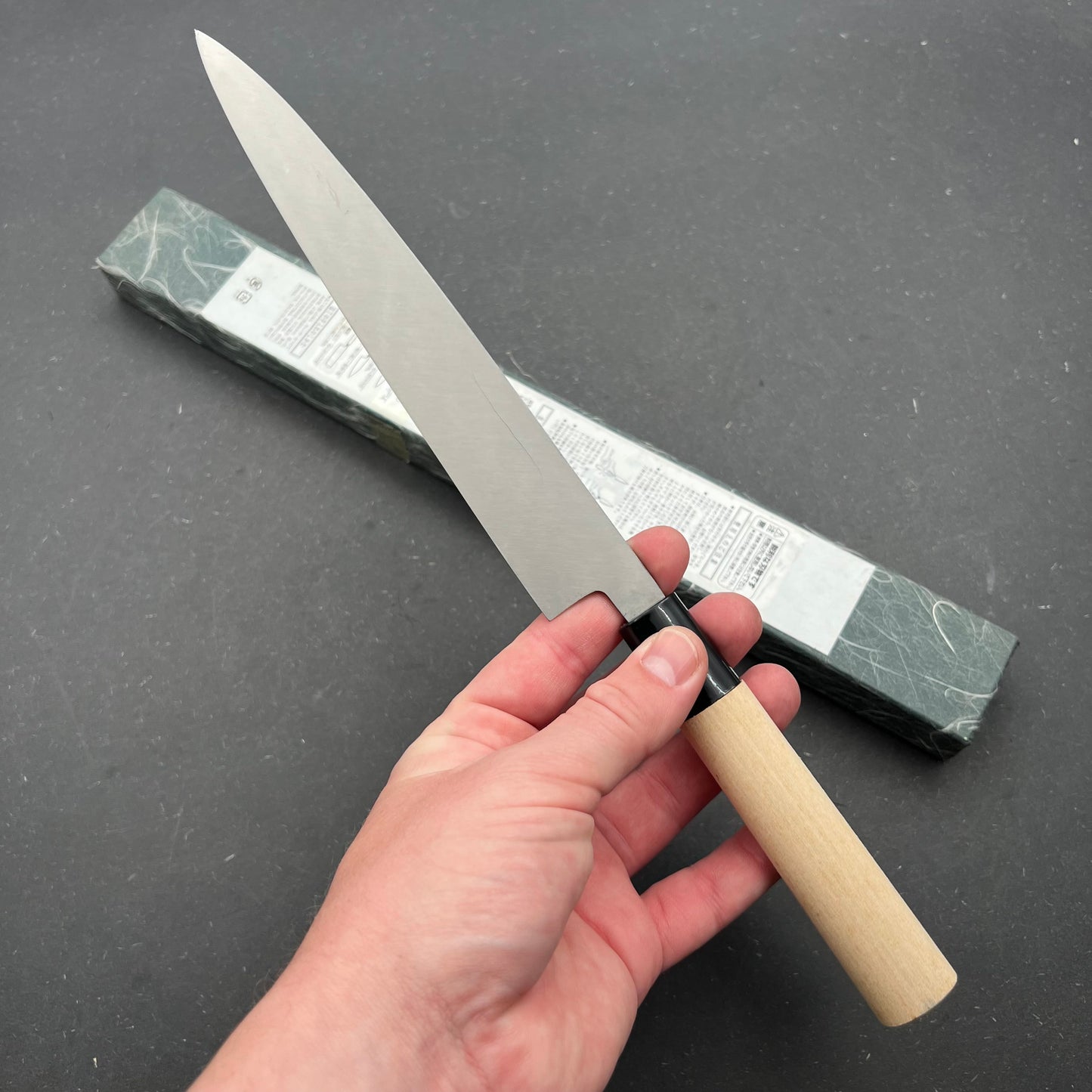 Kai Seki Yanagiba 210mm carbon