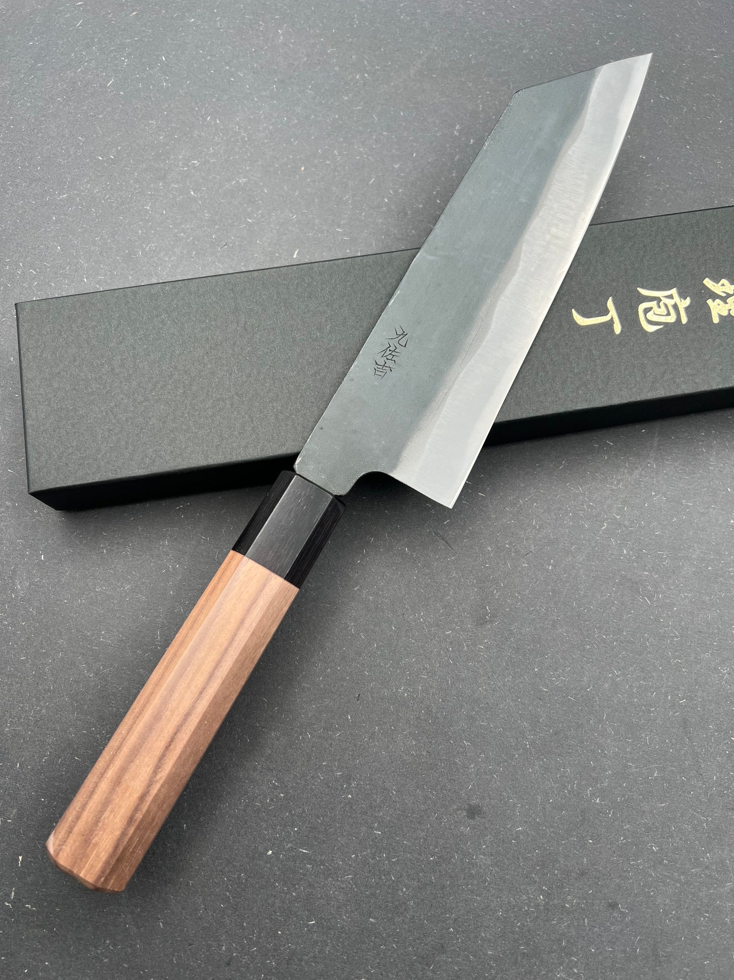 Yoshida Hamono Kyusachi Bunka 190mm Aogami stål