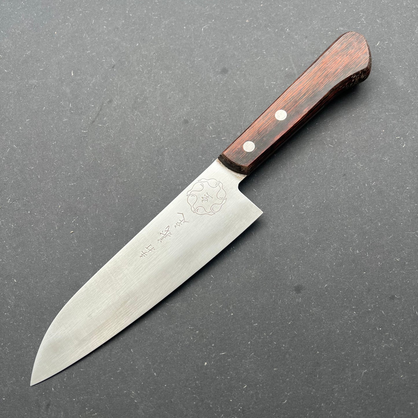 Yoshisada Santoku 170mm carbonkerne