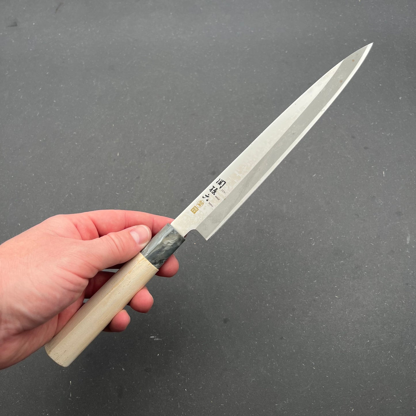 Kai Seki Sujihiki 210mm rustfri