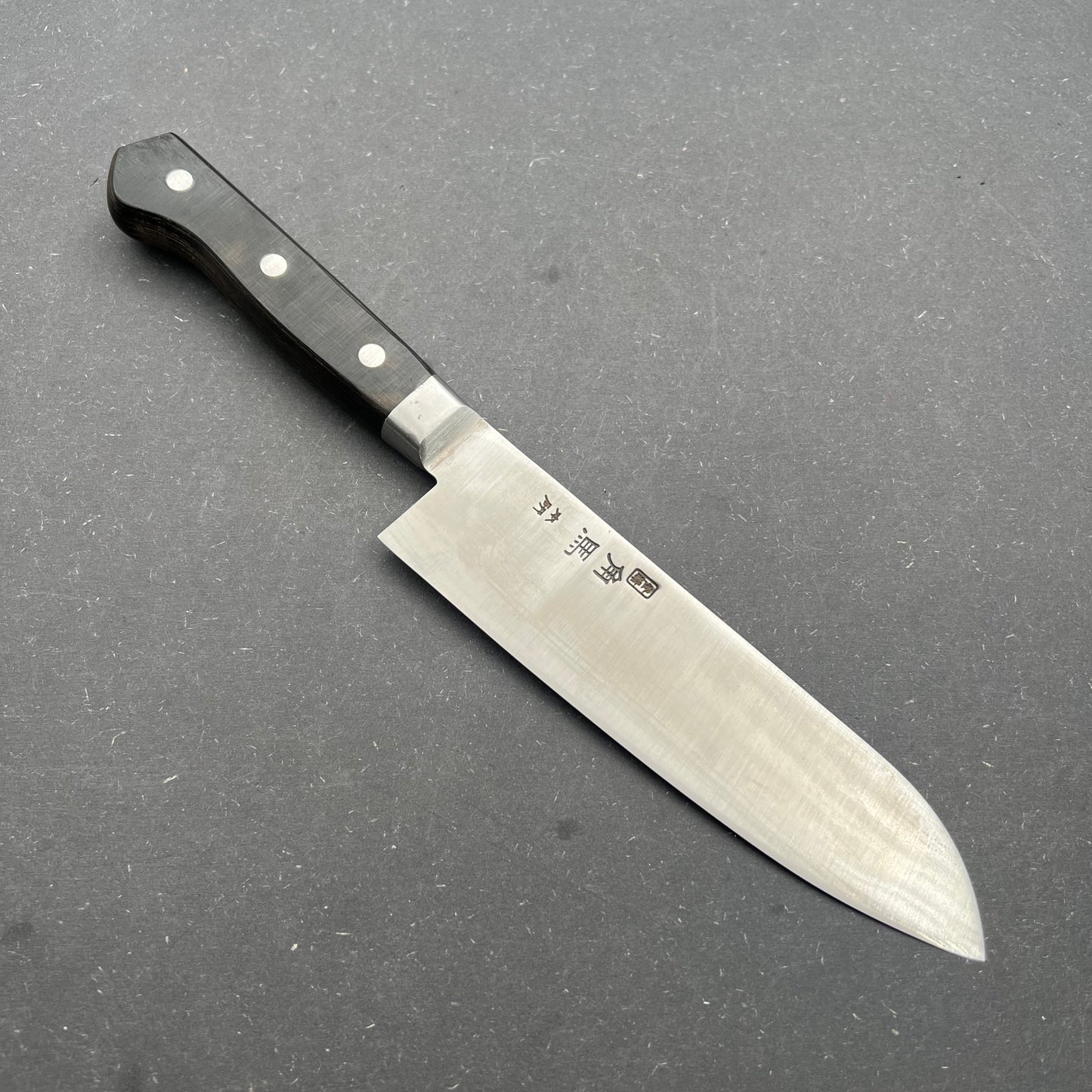 Santoku 170mm Carbon